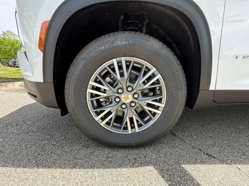 New 2026 Chevrolet Traverse LT w/ Driver Confidence Package AWD/4WD image 34