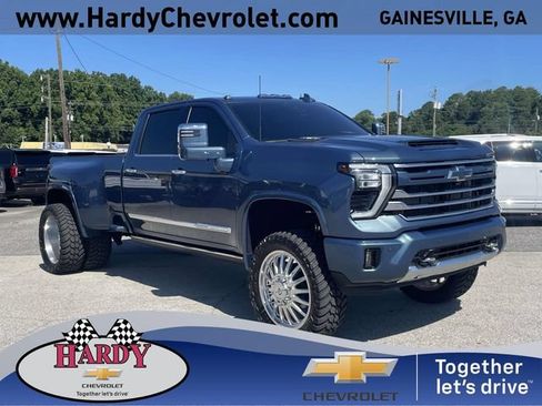 Used 2025 Chevrolet Silverado 3500 High Country w/ Technology Package AWD/4WD image 1