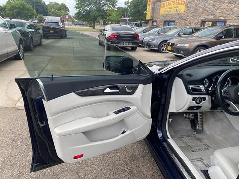 Used 2015 Mercedes-Benz CLS 400 4MATIC w/ Premium 2 Package image 31