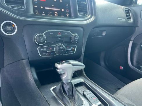 Used 2015 Dodge Charger SXT RWD image 17