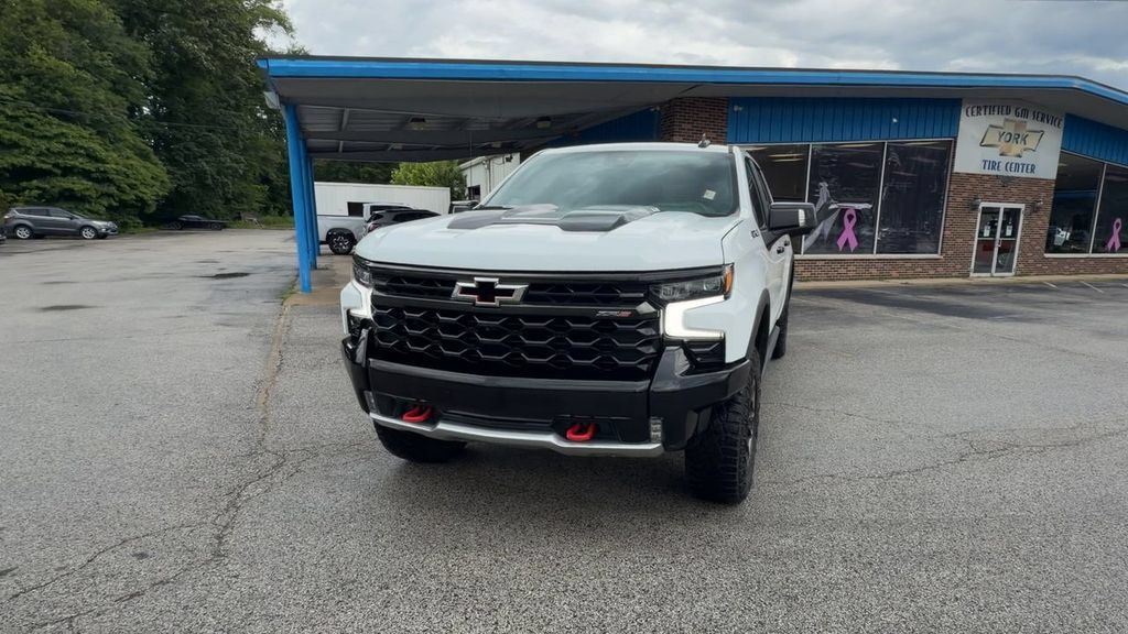 Used 2022 Chevrolet Silverado 1500 ZR2 w/ Technology Package AWD/4WD image 3