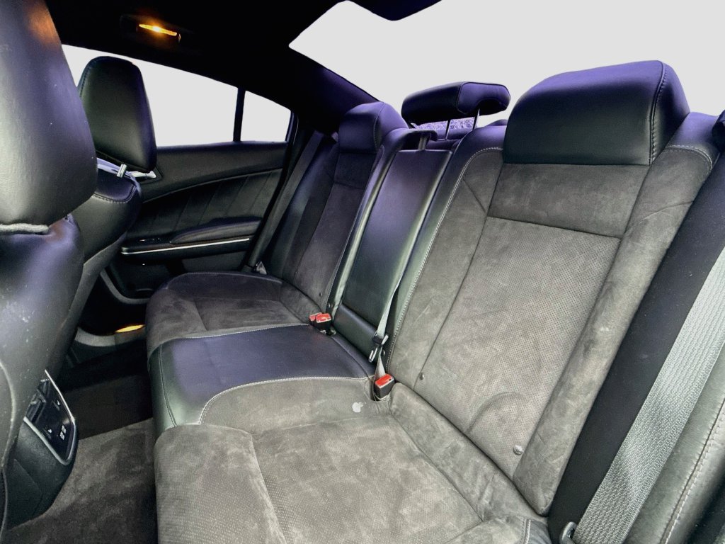 Used 2018 Dodge Charger R/T Scat Pack w/ Dynamics Package RWD image 16