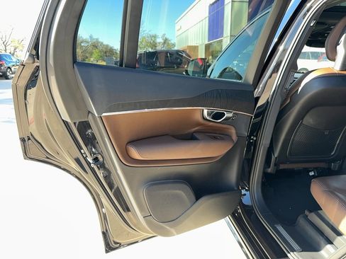 Used 2020 Volvo XC90 T6 Momentum w/ Advanced Package image 12