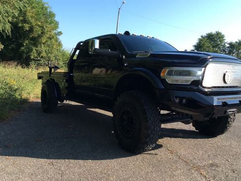 Used 2020 RAM 5500 Laramie AWD/4WD image 4