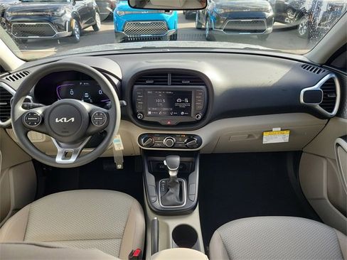 New 2025 Kia Soul LX image 17