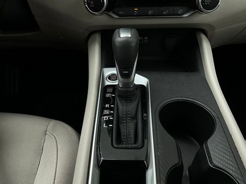 Used 2025 Nissan Altima 2.5 SV image 23