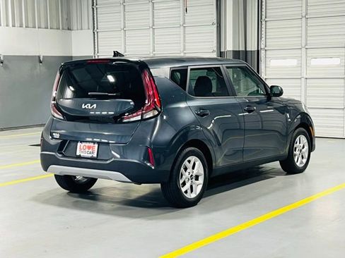 Used 2023 Kia Soul LX w/ LX Technology Package image 17