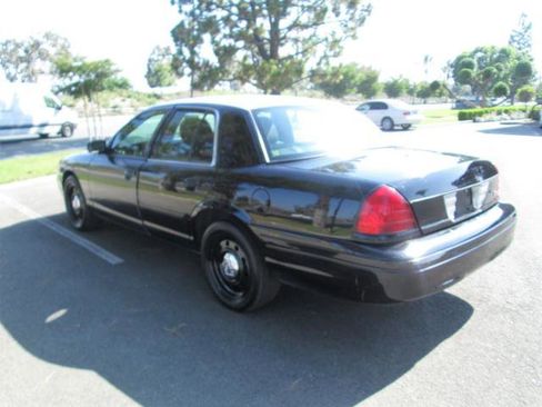 Used 2011 Ford Crown Victoria Police Interceptor image 4