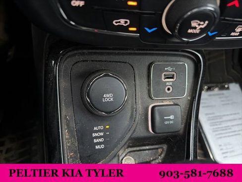 Used 2021 Jeep Compass Limited w/ Sun and Sound Group image 22