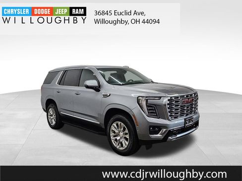 Used 2025 GMC Yukon Denali AWD/4WD image 3
