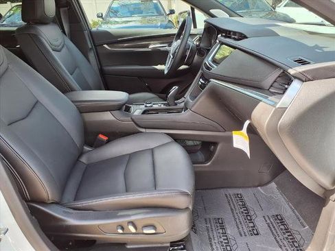 New 2026 Cadillac XT5 Sportv w/ LPO, Red Accent Package image 9