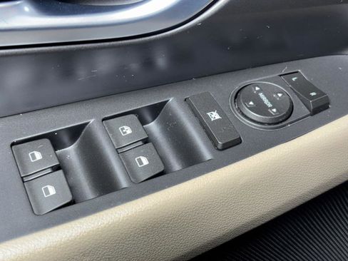 Used 2018 Hyundai Elantra GT w/ Tech Package 03 image 21