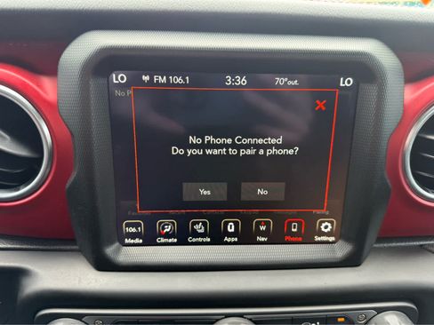 Used 2023 Jeep Gladiator Rubicon w/ Cold Weather Group AWD/4WD image 22