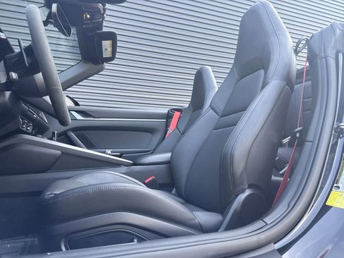 Certified 2025 Porsche 911 Carrera image 32