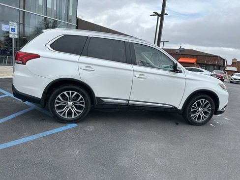Used 2018 Mitsubishi Outlander SEL image 10