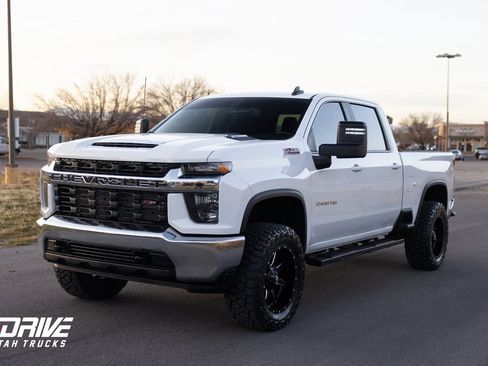 Used 2023 Chevrolet Silverado 2500 LT image 5