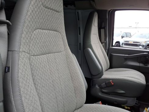 New 2025 Chevrolet Express 2500 image 17