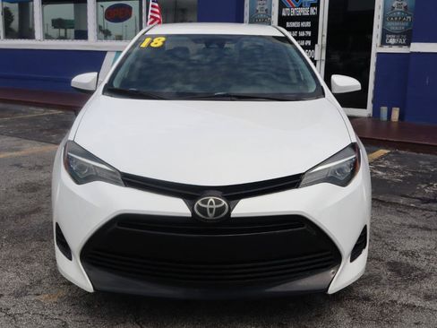 Used 2018 Toyota Corolla LE FWD image 9