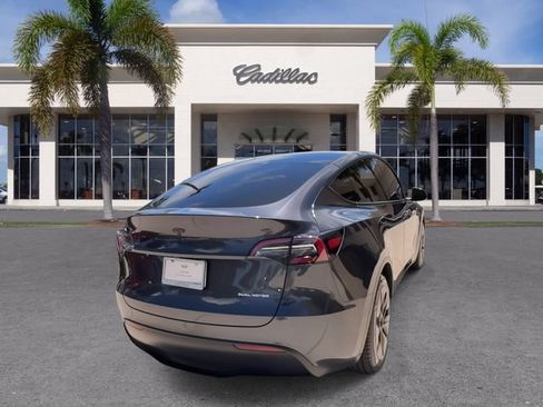 Used 2024 Tesla Model Y Long Range AWD/4WD image 13