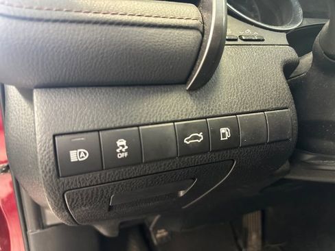 Used 2018 Toyota Camry LE FWD image 18