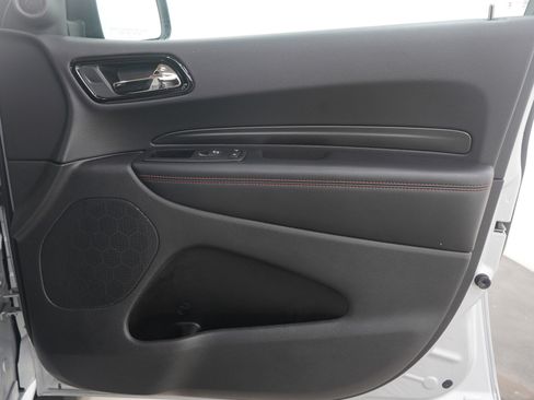 Used 2025 Dodge Durango GT image 9