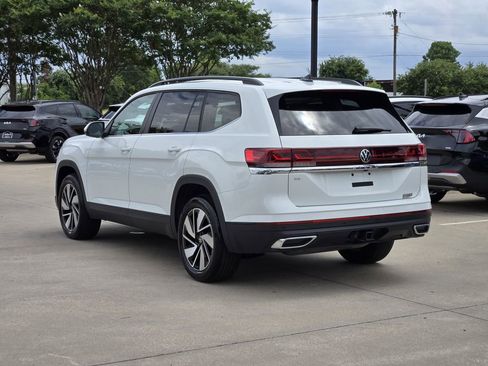 Used 2025 Volkswagen Atlas SE FWD image 3