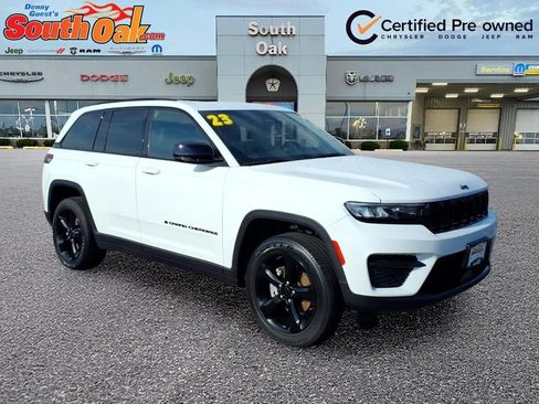 Certified 2023 Jeep Grand Cherokee Altitude AWD/4WD image 1