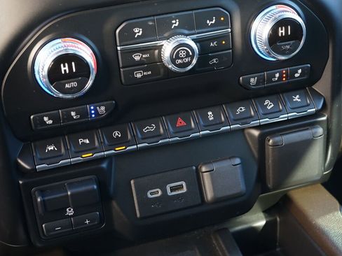 Used 2021 GMC Sierra 1500 Denali w/ Denali Ultimate Package image 26