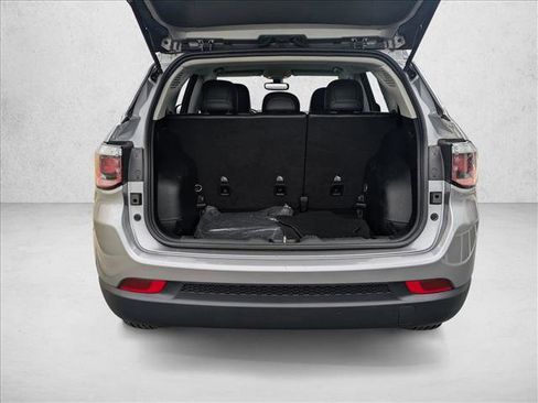 Used 2018 Jeep Compass Latitude image 7