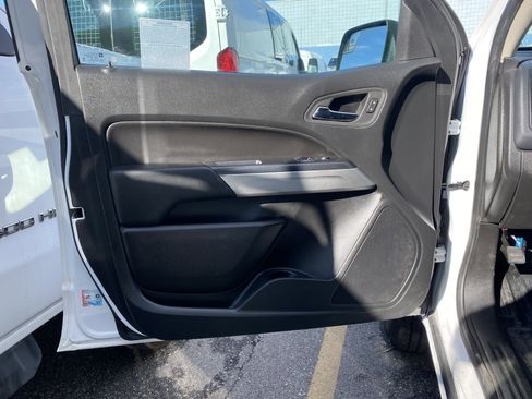 Used 2022 Chevrolet Colorado LT w/ Fleet Safety Package image 11