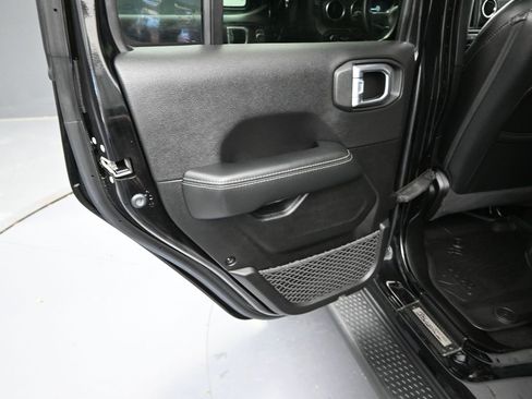 Used 2022 Jeep Gladiator Overland w/ Popular Equipment Package image 34