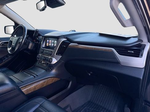 Used 2020 GMC Yukon Denali w/ Open Road Package RWD image 36
