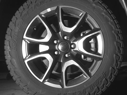 Used 2025 Jeep Compass Trailhawk image 13