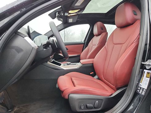 Used 2025 BMW 330i xDrive Sedan w/ Convenience Package image 13