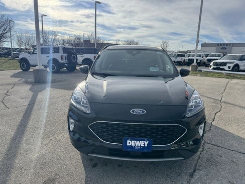 Used 2020 Ford Escape Titanium image 2