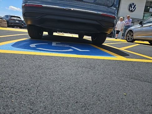 Used 2023 Volkswagen Tiguan SE image 8