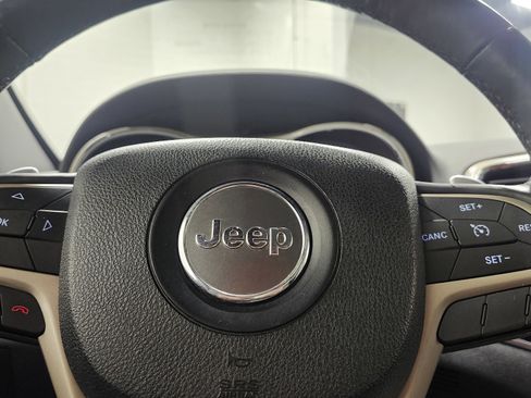 Used 2015 Jeep Grand Cherokee Limited w/ Luxury Group II image 31