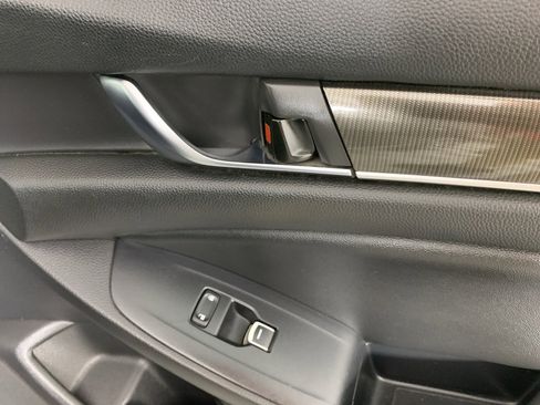 Used 2019 Honda Accord Sport image 39