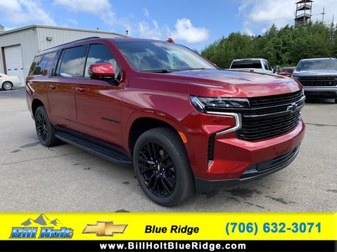 Used 2024 Chevrolet Suburban RST w/ Luxury Package RWD image 9