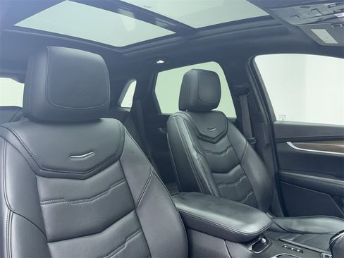 Used 2017 Cadillac XT5 Platinum image 44