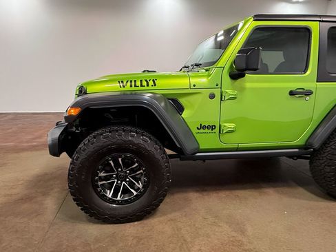 Used 2025 Jeep Wrangler Sport AWD/4WD image 36