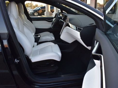 Used 2016 Tesla Model X 75D image 15