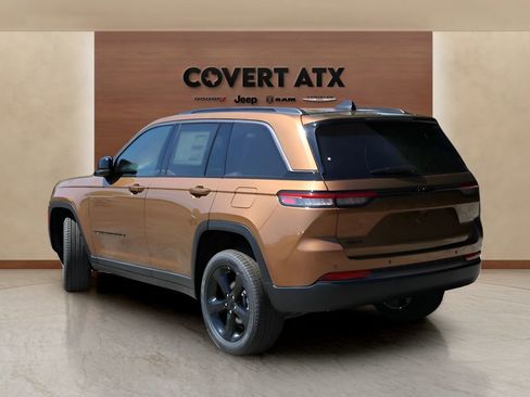 New 2026 Jeep Grand Cherokee Limited AWD/4WD image 3