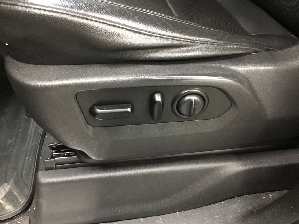 Used 2019 Chevrolet Silverado 1500 LTZ AWD/4WD image 10