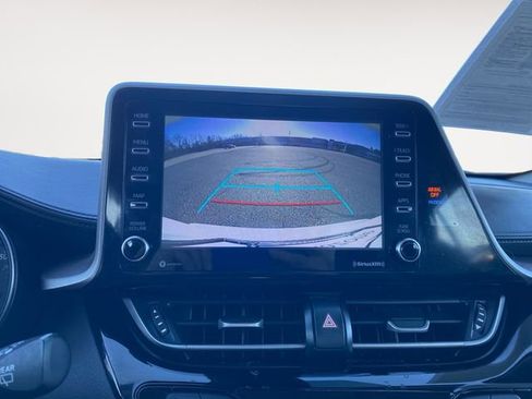 Used 2021 Toyota C-HR LE image 27