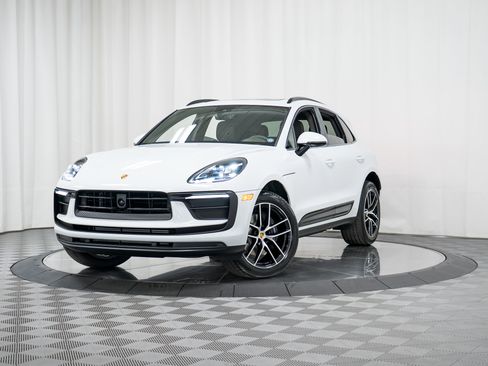 New 2026 Porsche Macan AWD/4WD image 33