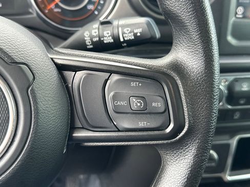 Used 2022 Jeep Wrangler Sport AWD/4WD image 16