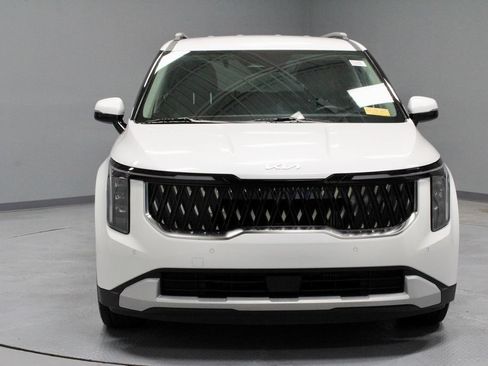 Used 2026 Kia Carnival EX FWD image 8