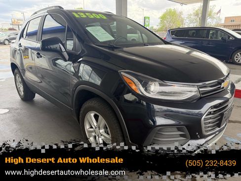 Used 2022 Chevrolet Trax LT w/ LT Convenience Package AWD/4WD image 1