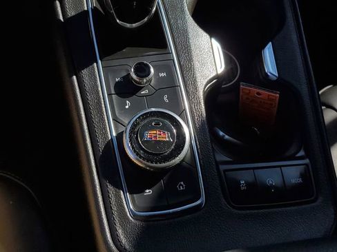 Used 2022 Cadillac XT4 Premium Luxury w/ Enhanced Visibility Package image 32